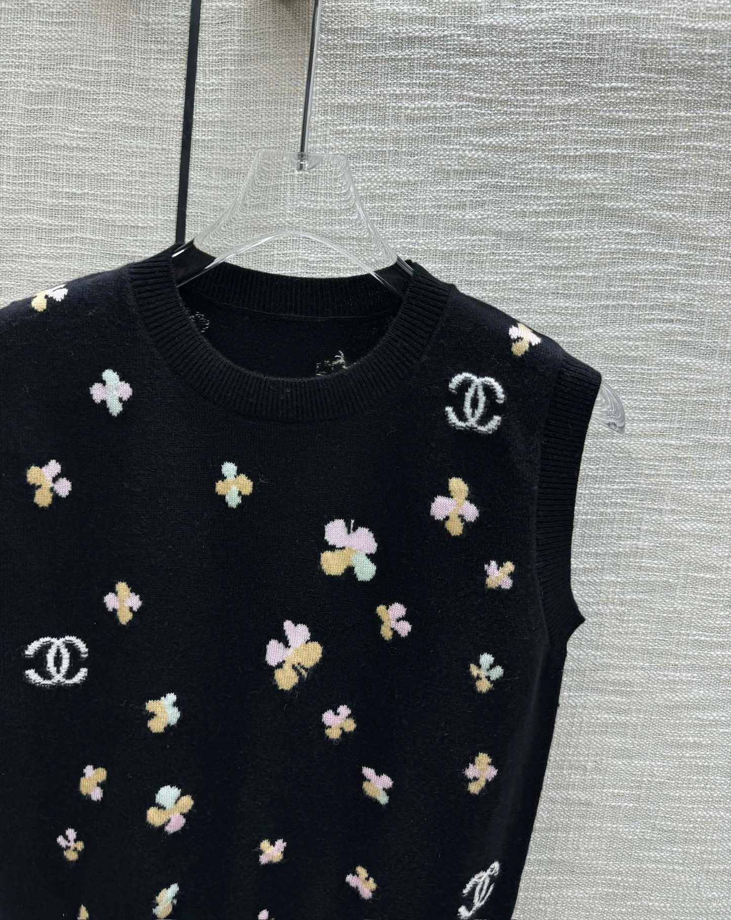 小香家-2403 24早春最新手工坊系列 四葉草針織背心 黑色
