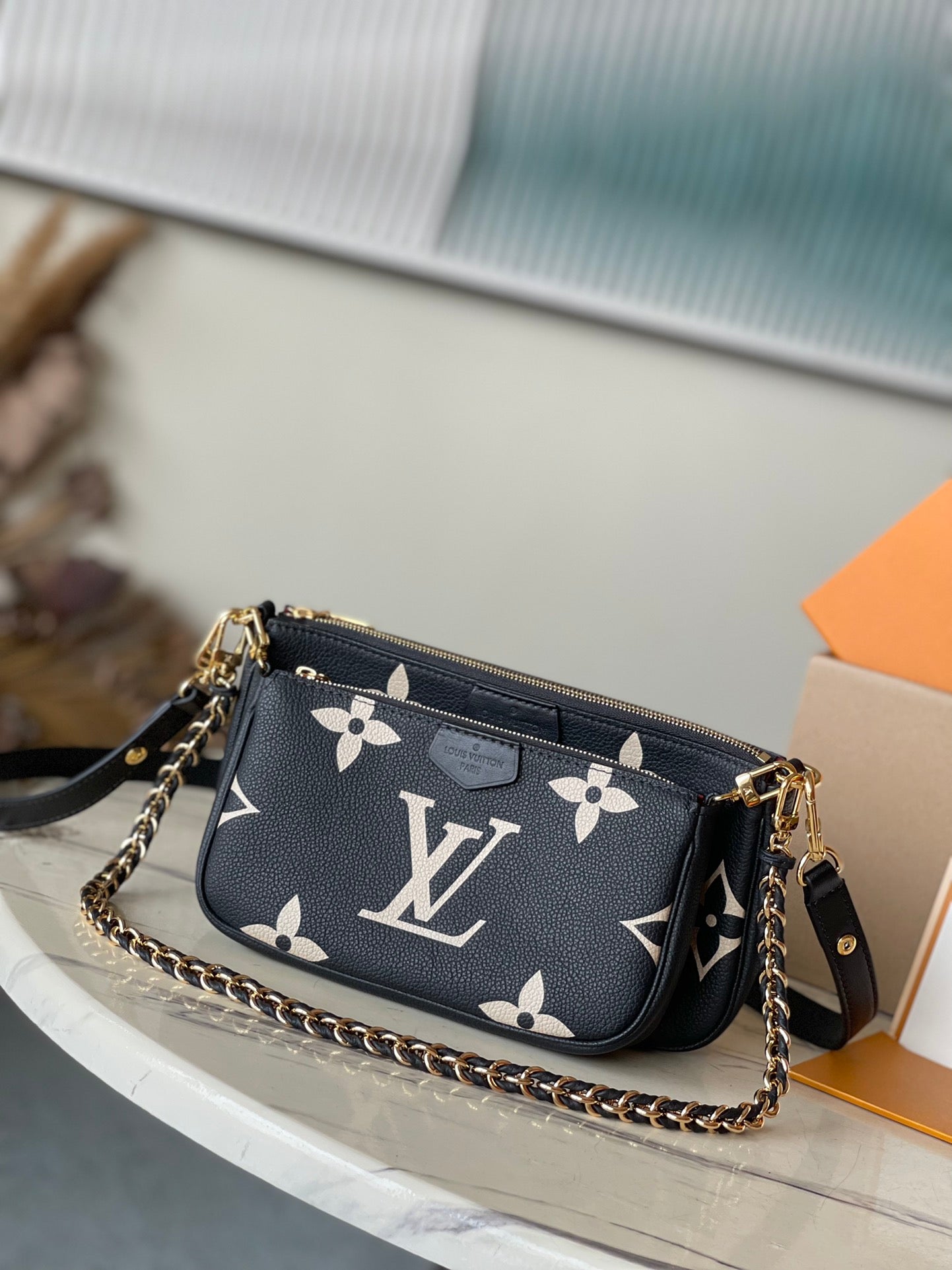 M80399 路L家-Multi Pochette Accessories 手袋 三合一包 黑色