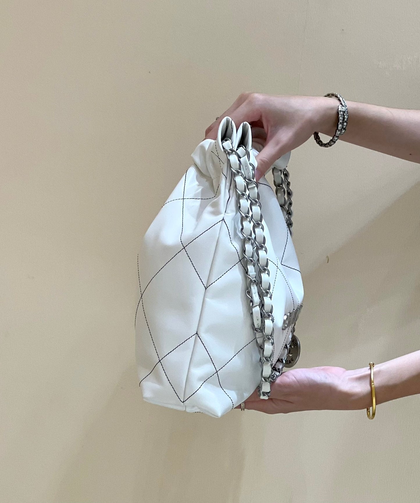 小香家-2023早春度假系列 22Bag 小號 白色配黑線