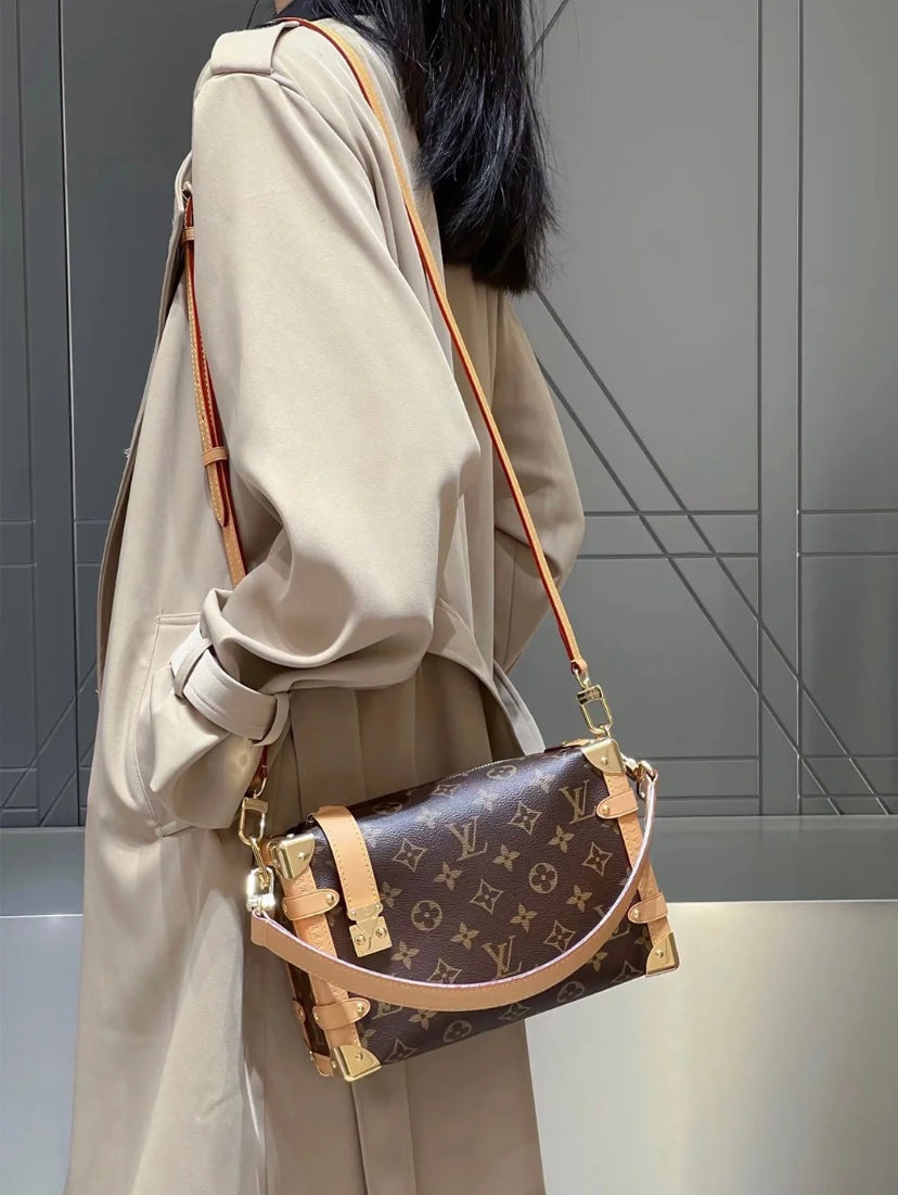 M46358 路L家-Side Trunk MM 手提斜跨包