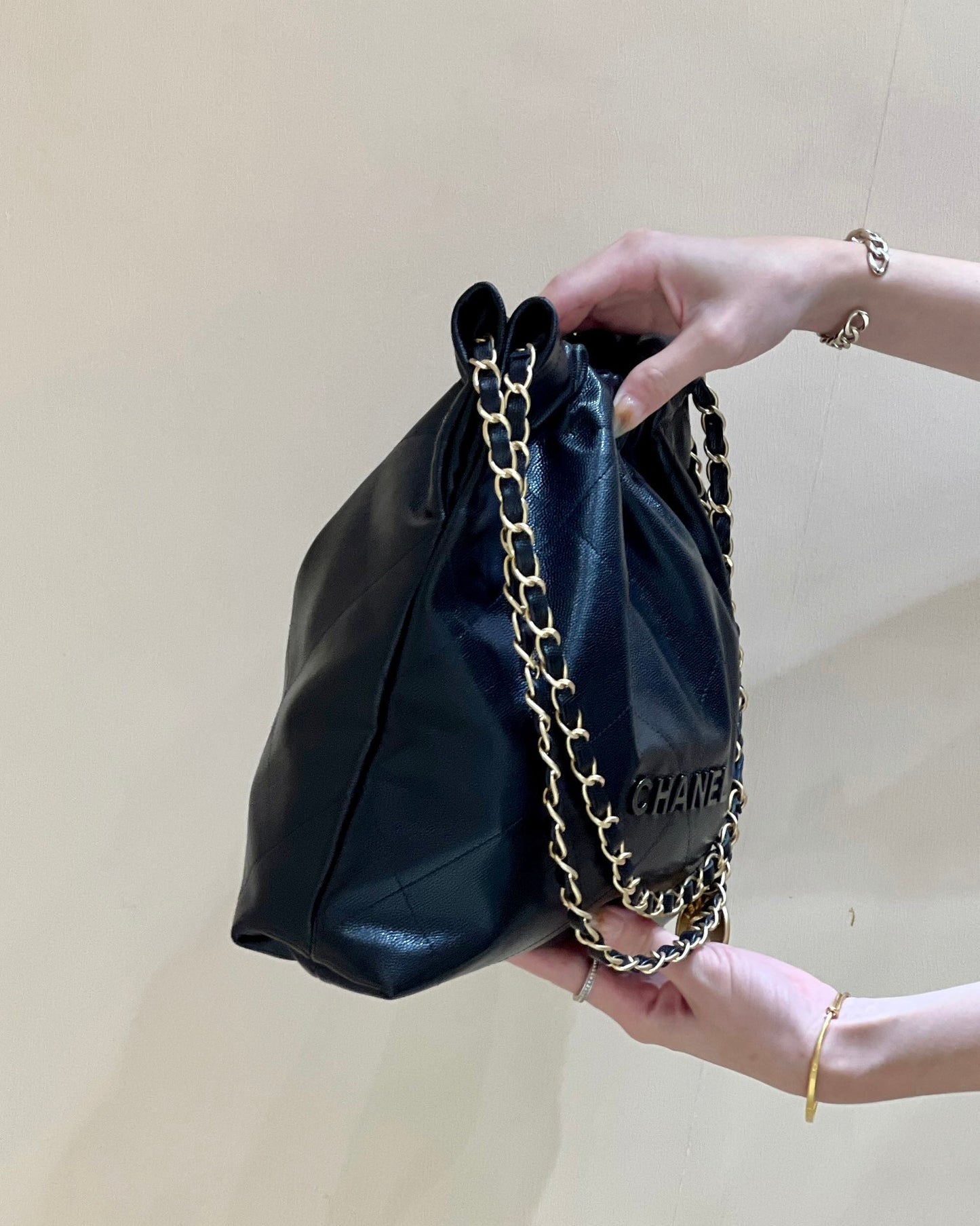 小香家-Chanel 22號手袋 魚子醬皮黑金色 中號