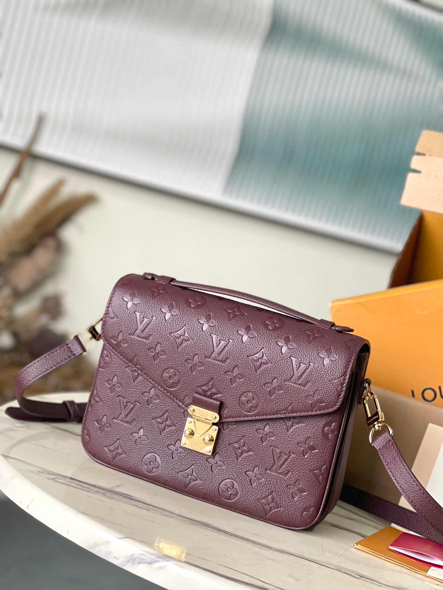 M46613 路L家-Pochette Metis 經典花紋牛皮 酒紅色
