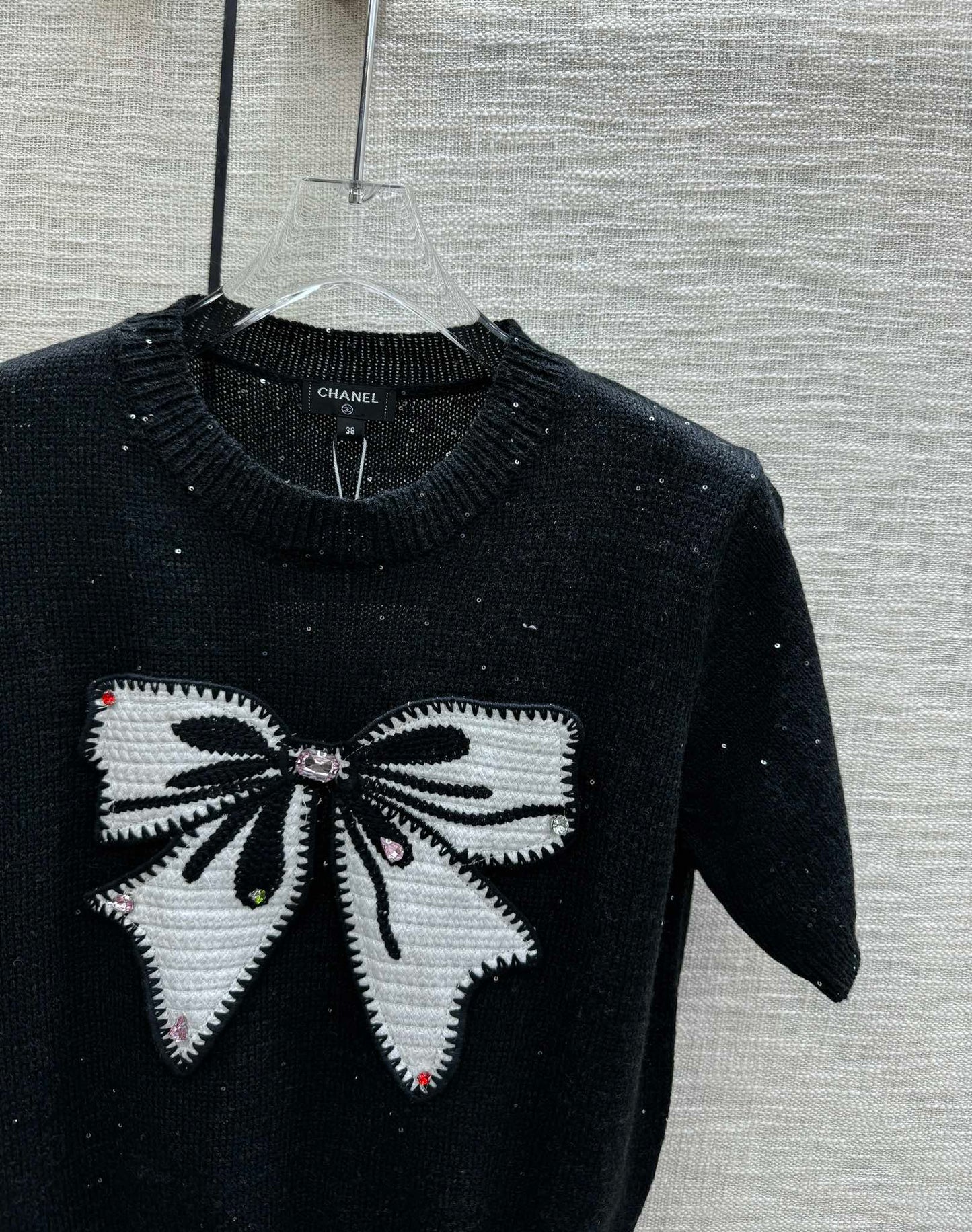 小香家-2403 刺繡蝴蝶結圖案針織短袖 黑色