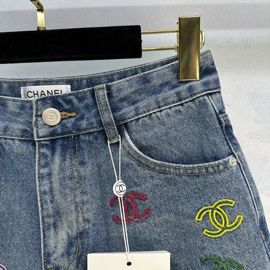 小香家-2403 夏季新款彩色刺繡牛仔磨毛短褲
