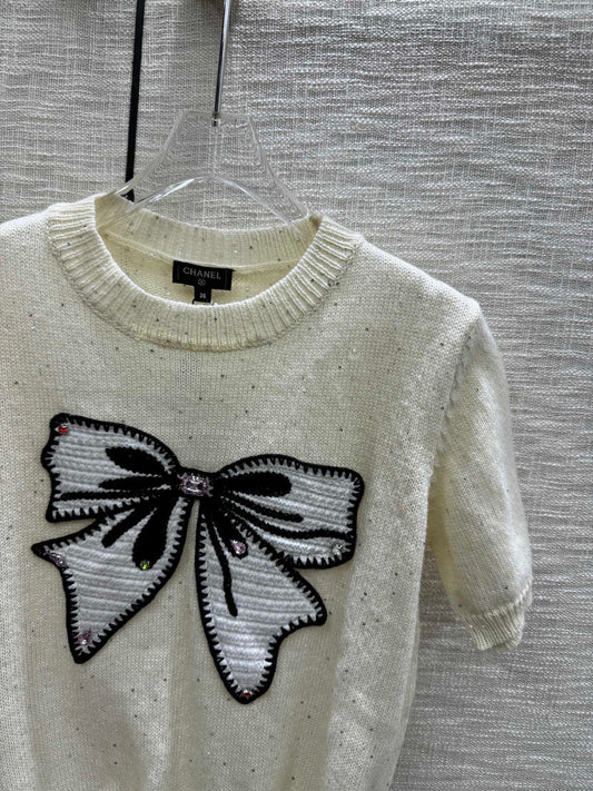 小香家-2403 刺繡蝴蝶結圖案針織短袖 杏色