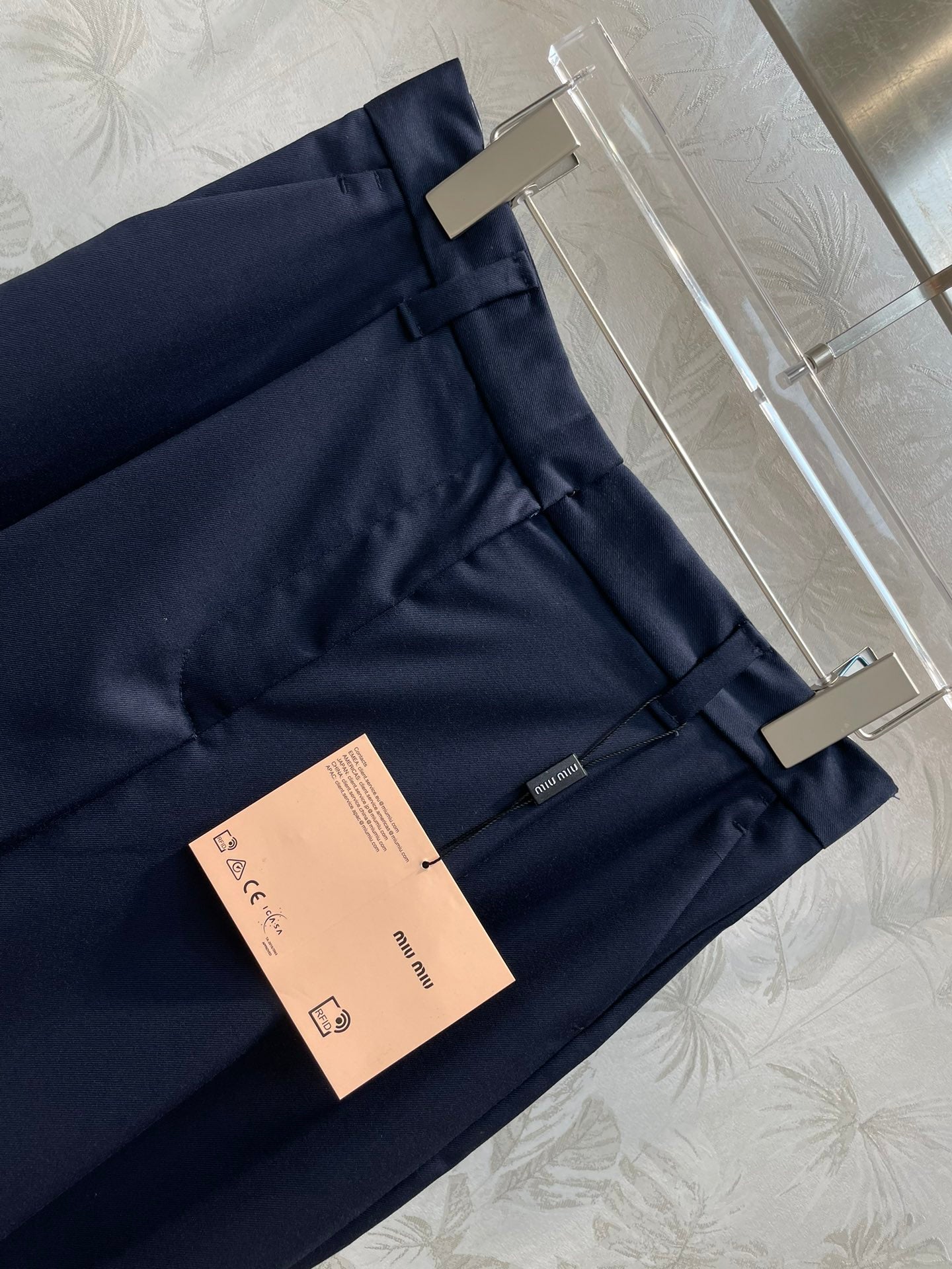 穆Ｍ家-2404 24春夏妥妥的學院風穿搭徽章刺繡章仔西裝長褲
