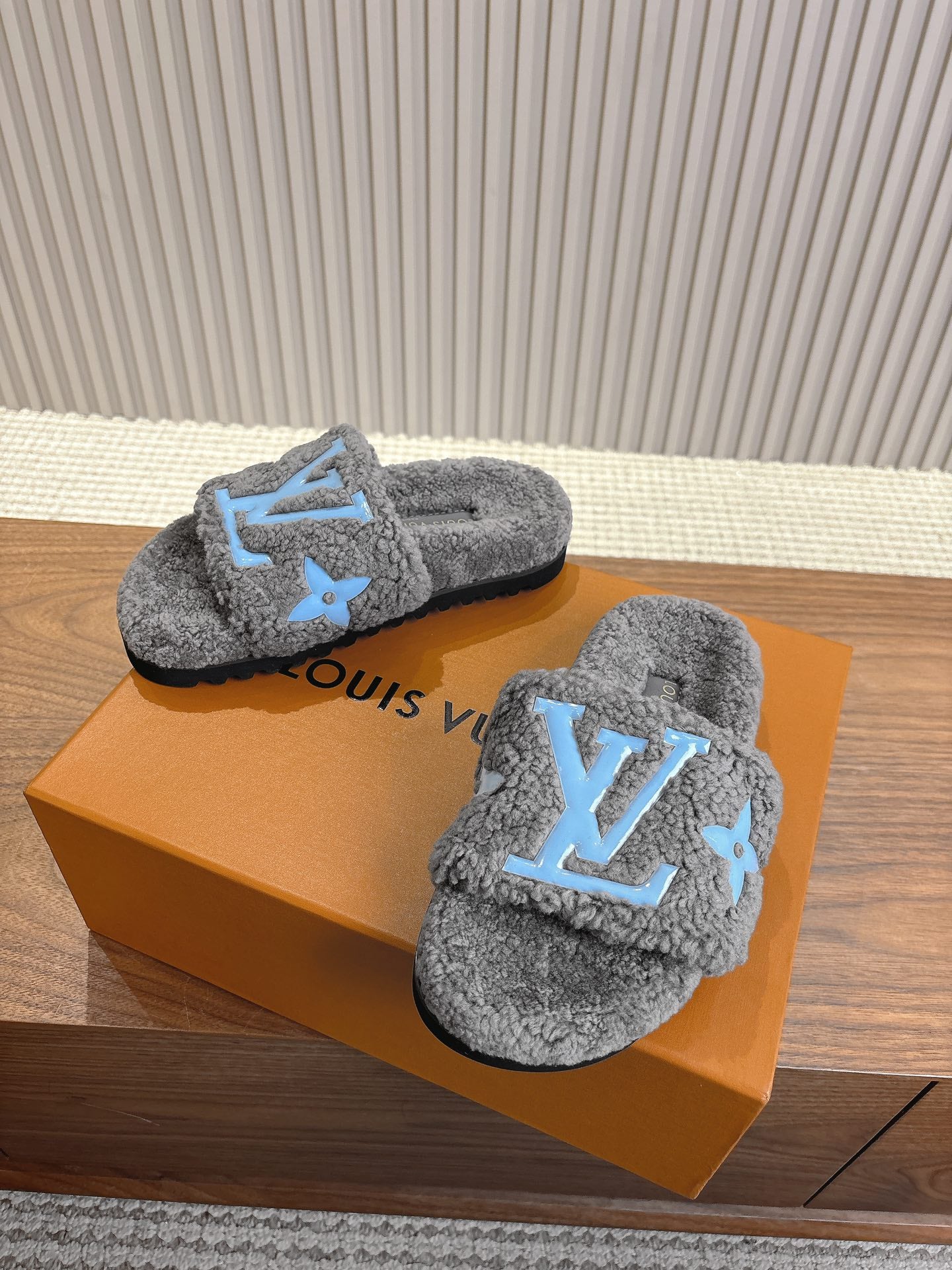 路L家-2024 羊毛拖鞋 灰色