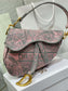 迪D家-Saddle bag Sauvage茹伊印花刺繡系列 粉灰色 25CM