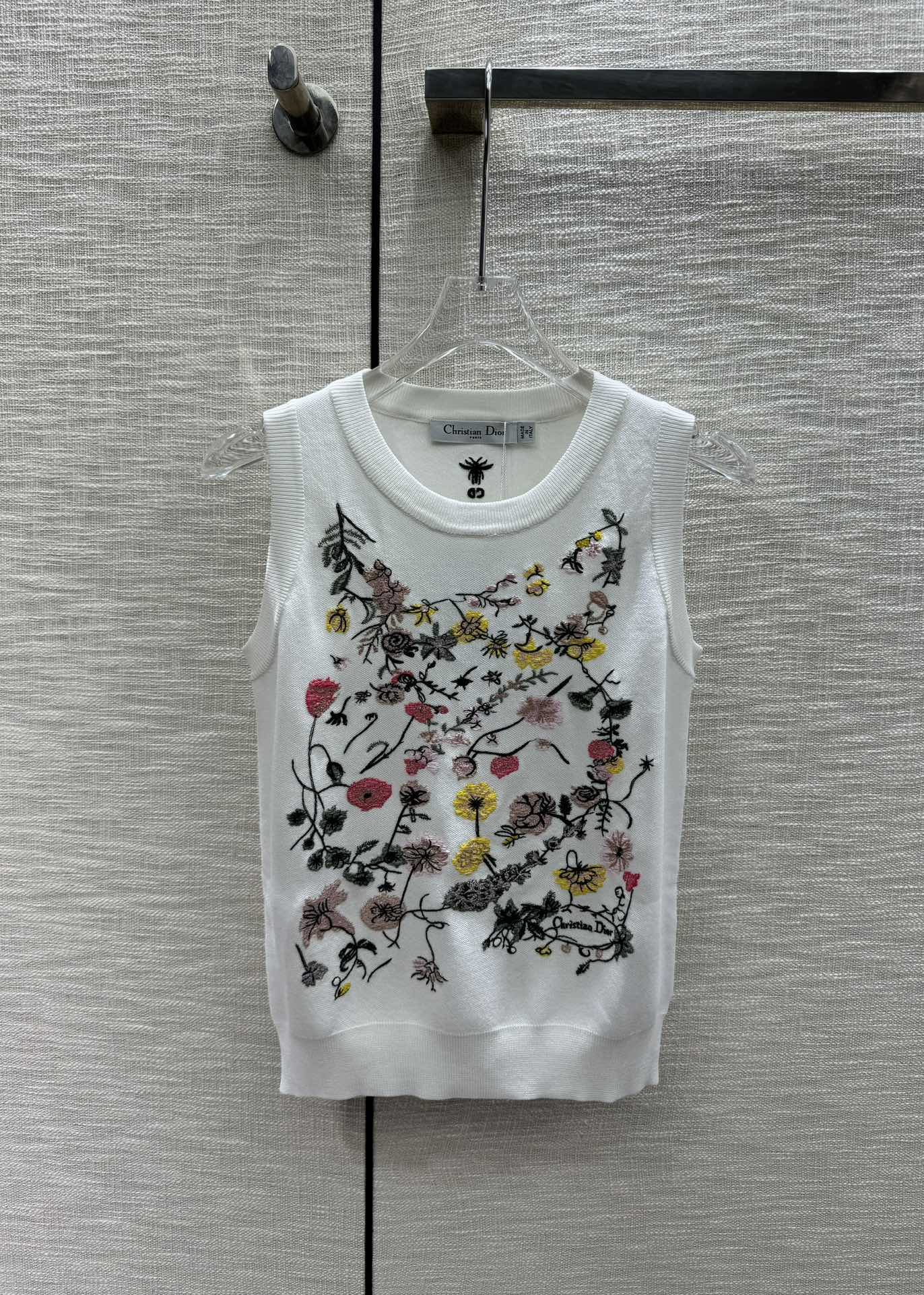 迪D家-2403 24早春最新花卉系列重工刺繡花朵針織背心 白色