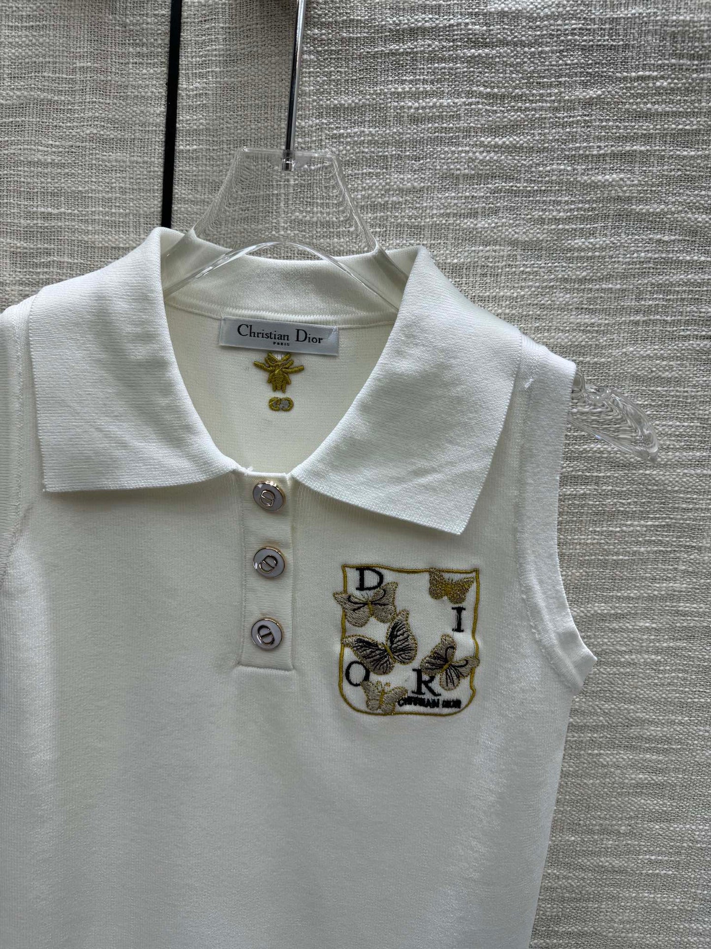 迪D家-2403 刺繡蝴蝶POLO領針織背心 白色