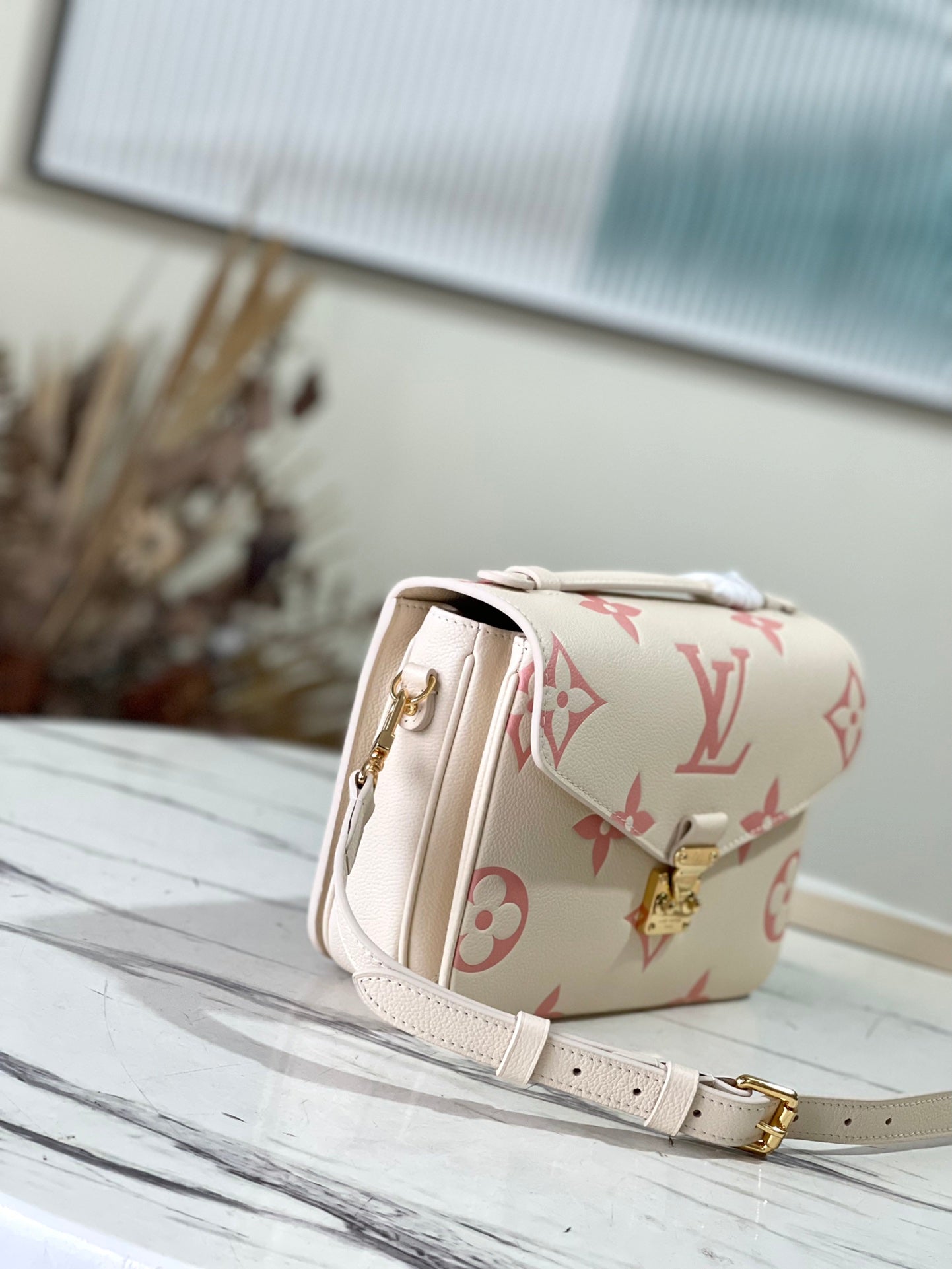 M45773 路L家-Pochette Metis 手袋 大號 奶油白