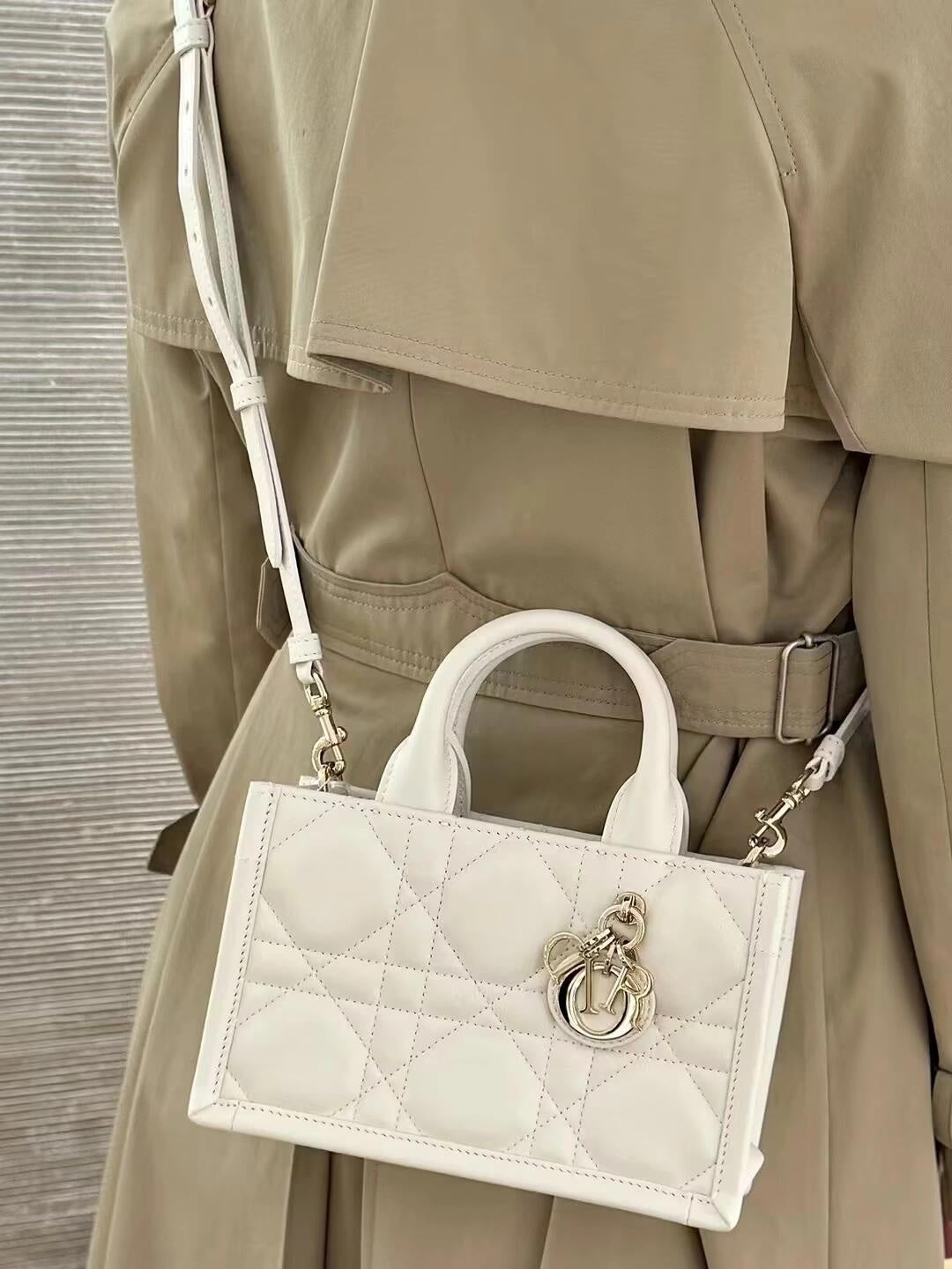 熱銷款 迪D家-Book Tote 背帶托特包 白色 Mini