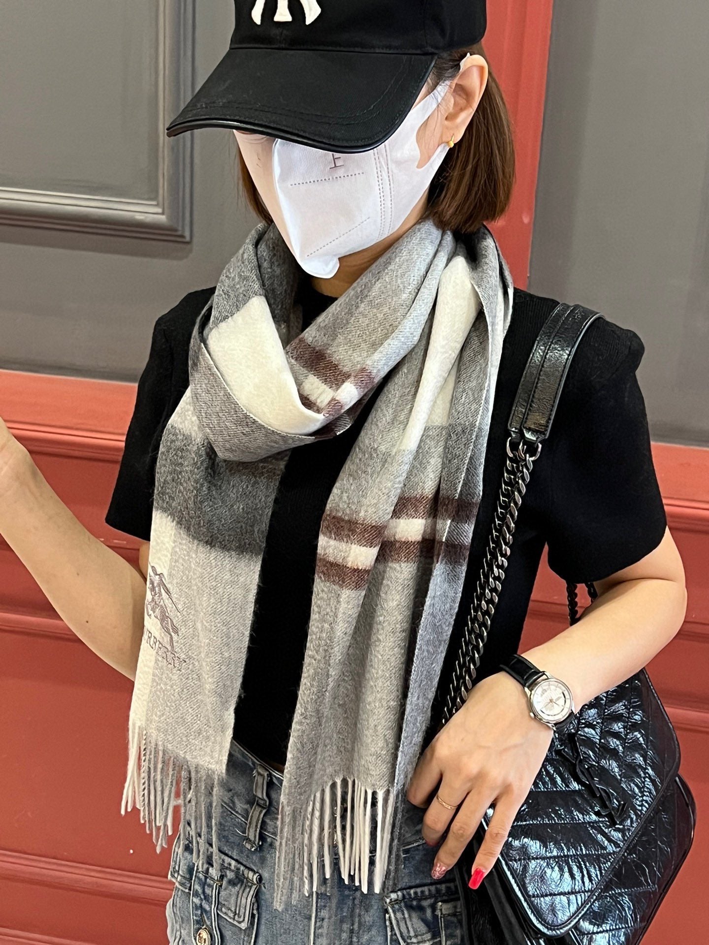 巴B家-2024水波紋羊絨圍巾 32*180 灰