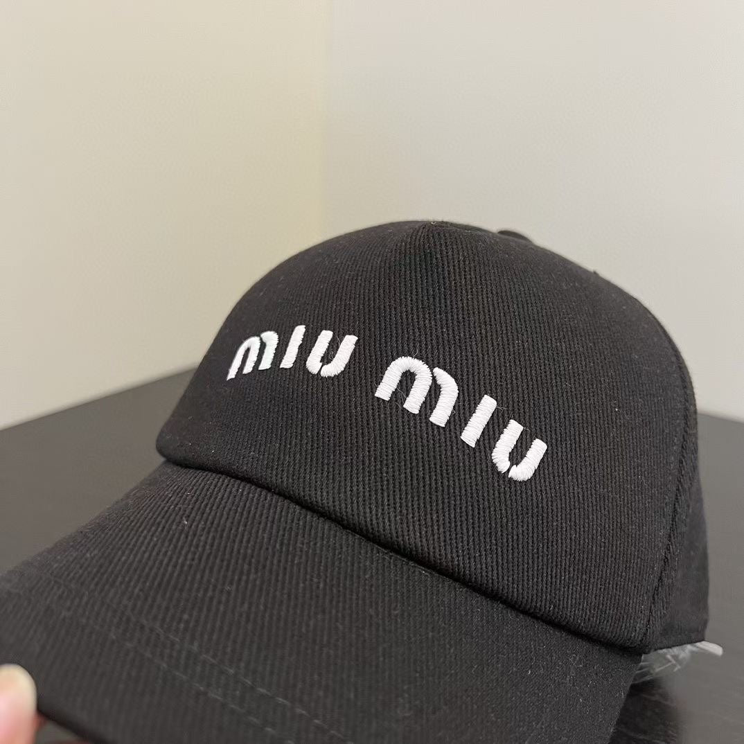穆m家-刺繡LOGO棒球帽 黑色
