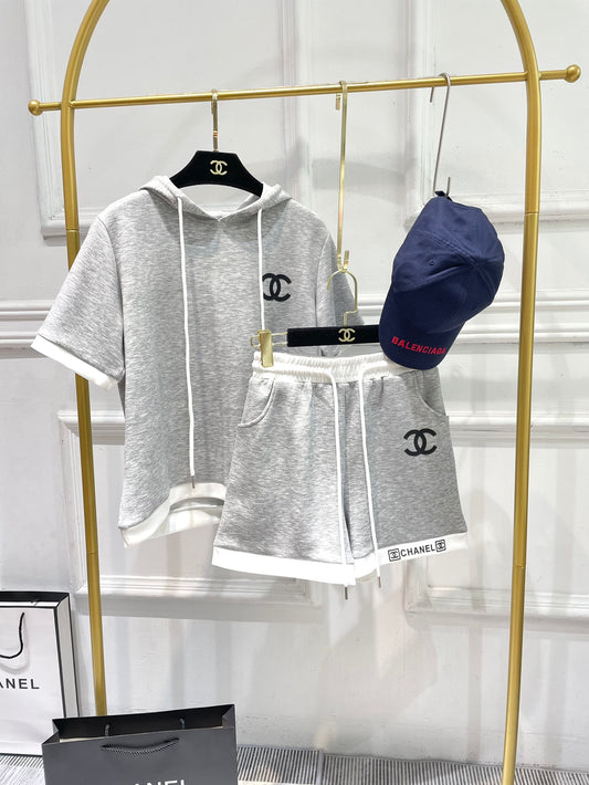 小香家-2403 中古撞色連帽短袖短褲套裝