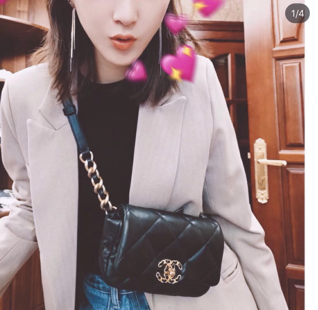 小香家-Chanel 19腰包 迷你口蓋黑色