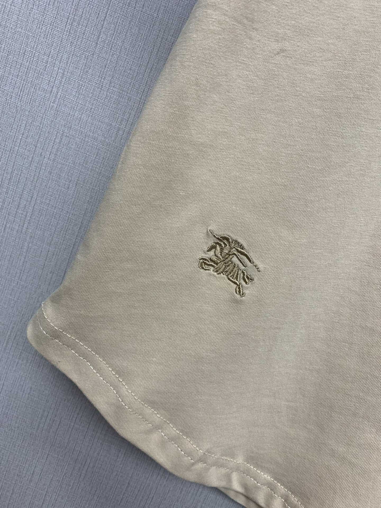 巴B家-2403 24早春新款經典格子繡馬TEE 棕色