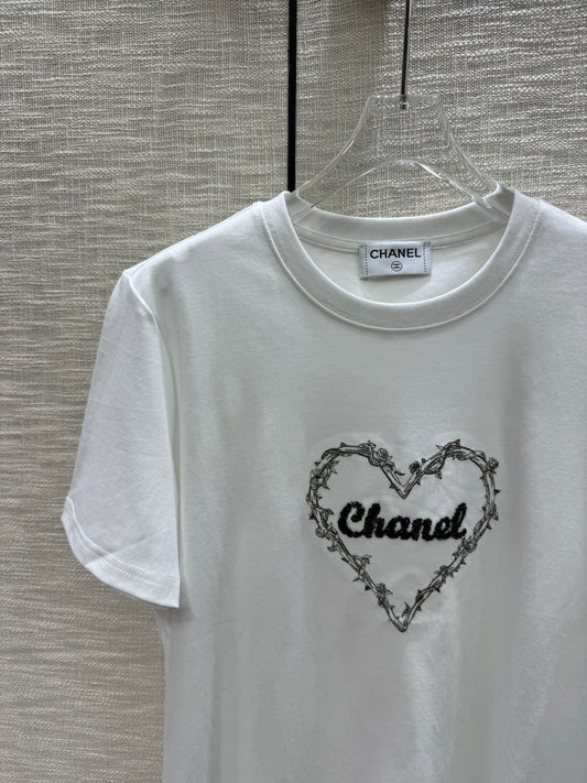賽C家-2403 愛心字母刺繡TEE 白色