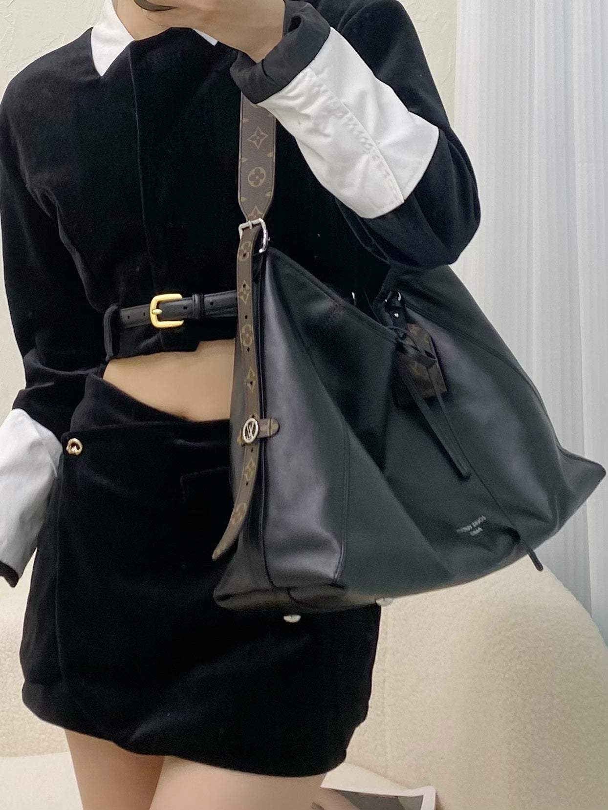 路L家-M25143 CarryAll Vibe MM手袋 黑色