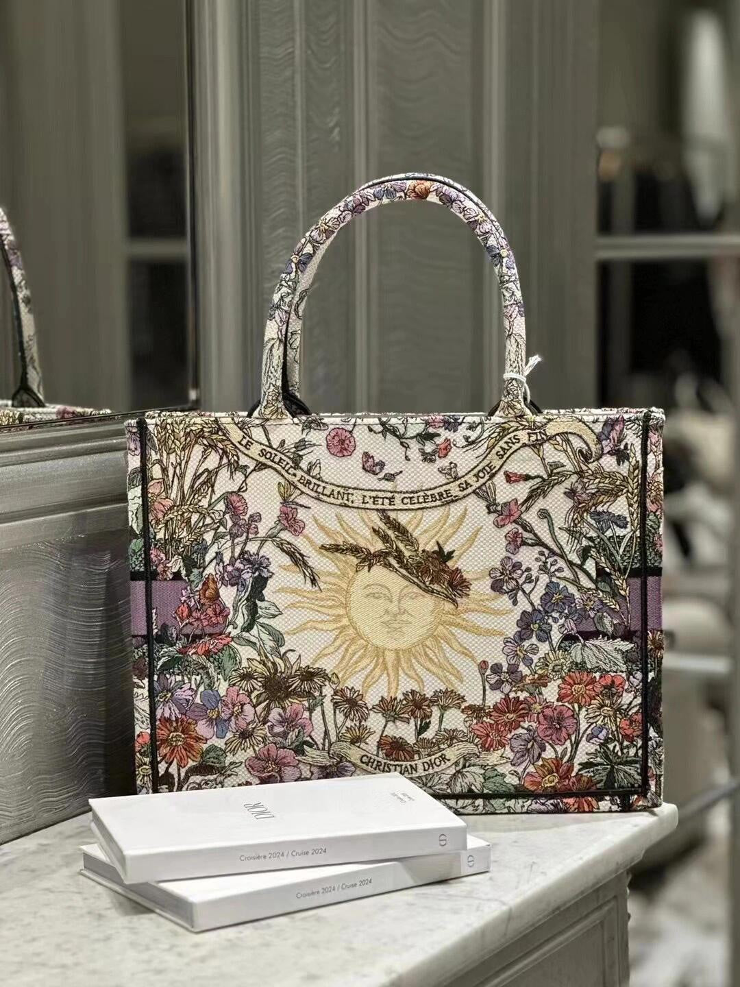 迪D家-2024春夏系列 Book Tote 太陽刺繡 白紫色 中號