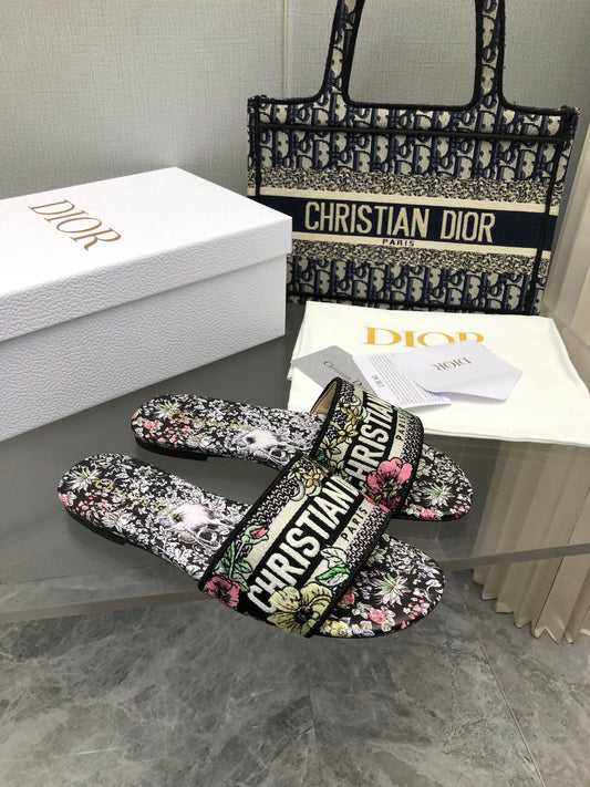 迪D家-2024花刺繡 拖鞋 黑色