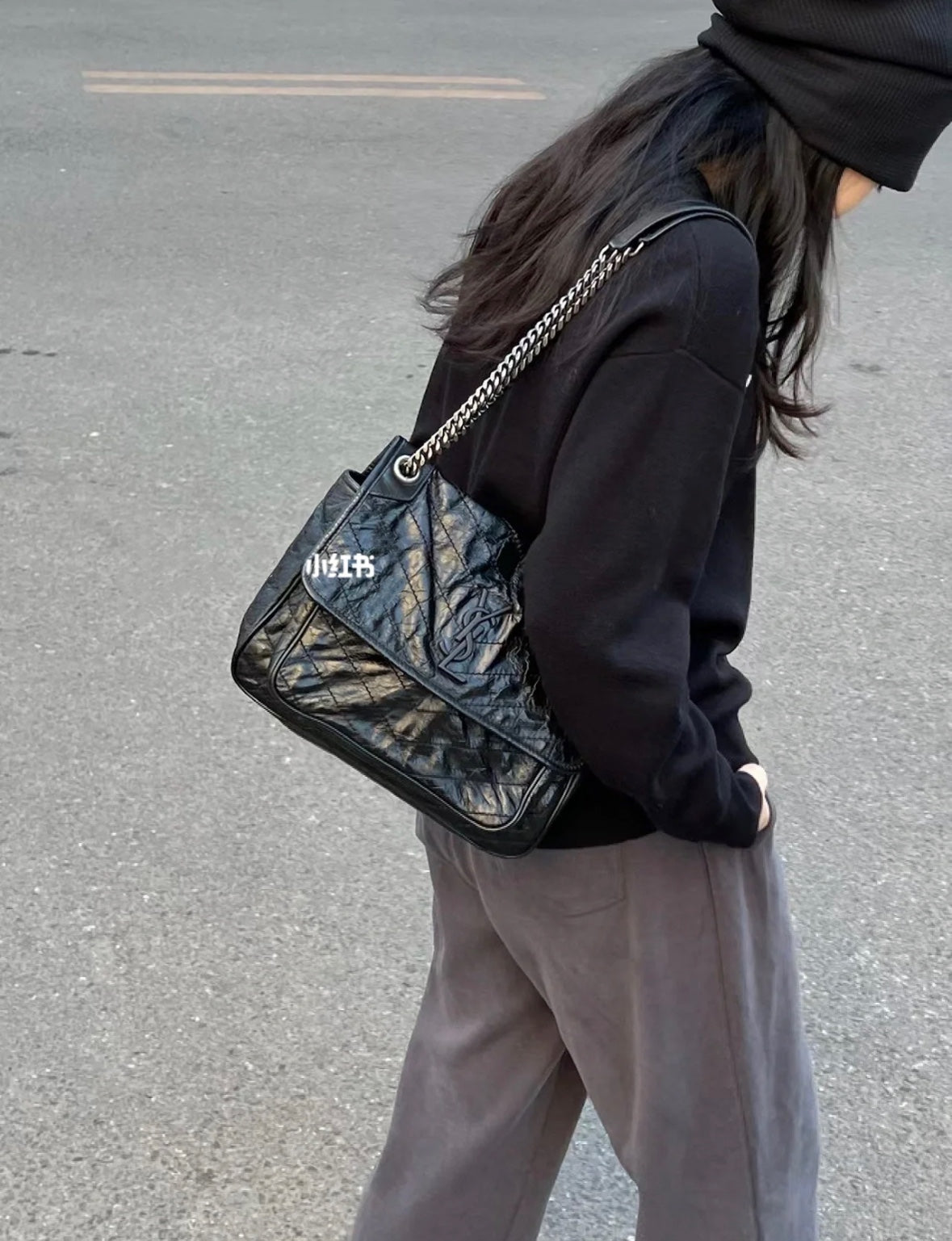 熱銷款 聖Y羅-Niki 28cm 牛皮 黑色古銀鏈 上身圖