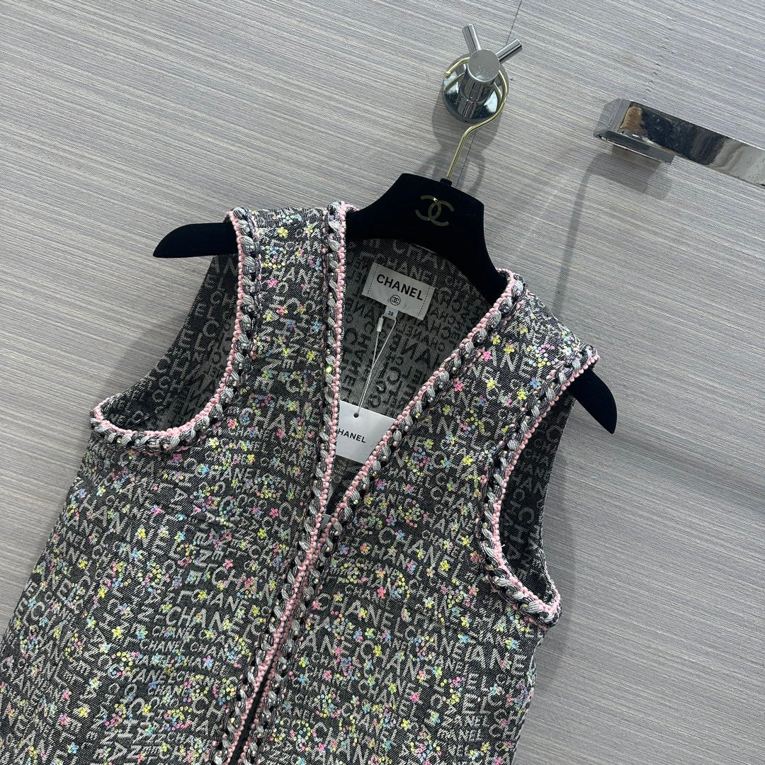 小香家-2403 春夏新品重工色織提花字母燙珠馬甲