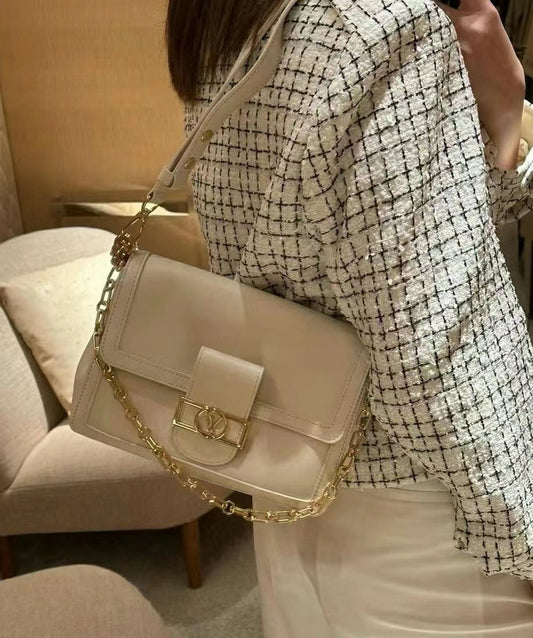 M25209 路L家-DAUPHINE SOFT斜背包 白色