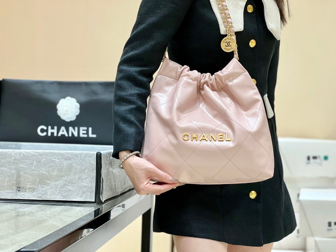 小香家-2023春夏新款 22BAG 小號 淡粉色 上身圖