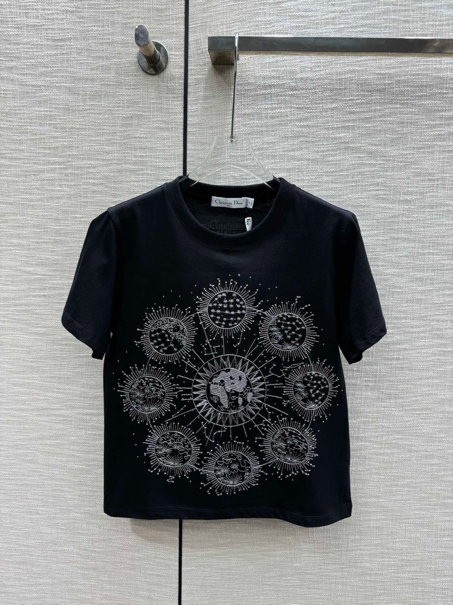 迪D家-2403 24早春最新撞色刺繡高訂百搭TEE 黑色