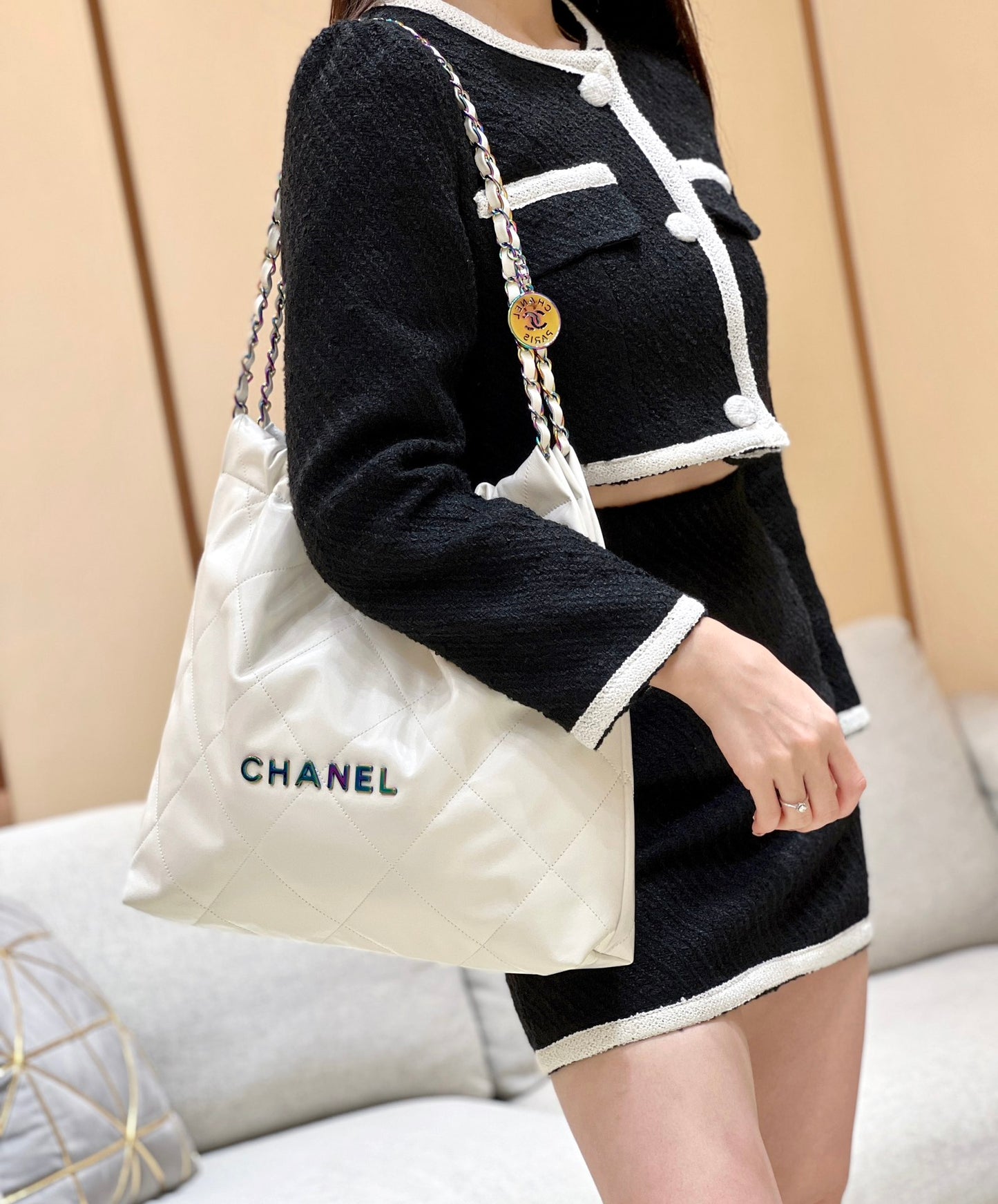 小香風-早春新款Chanel 22號手袋 白色大號