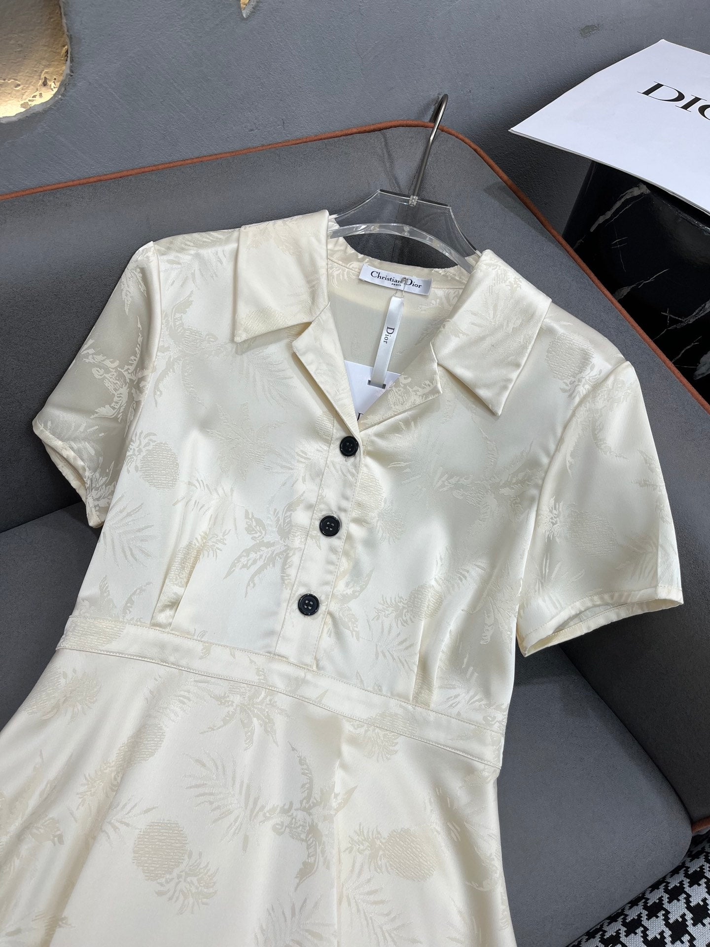 迪D家-2403 24SS夏季新款翻領連身裙 白色