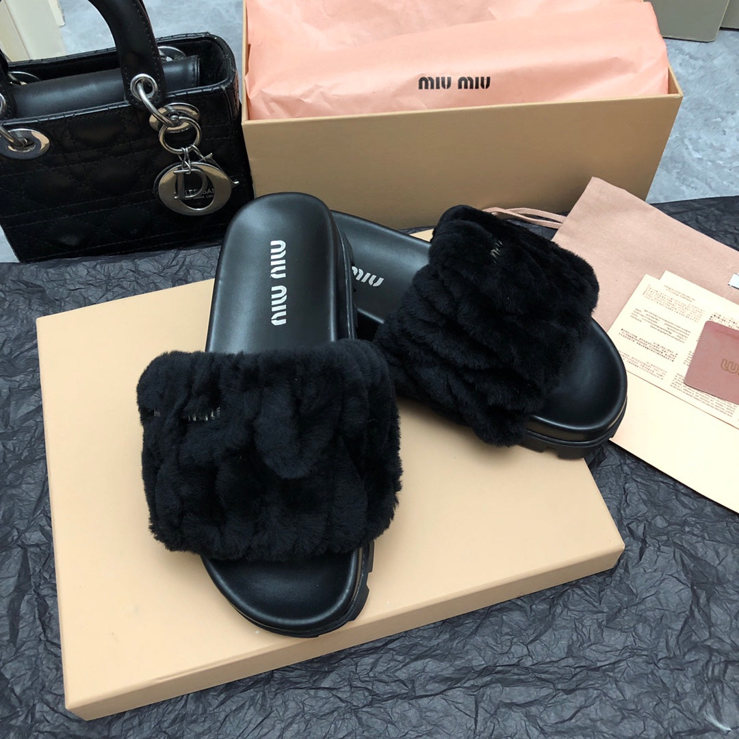 穆M家-2023秋冬新款 蓬鬆柔軟羊毛拖鞋 黑色