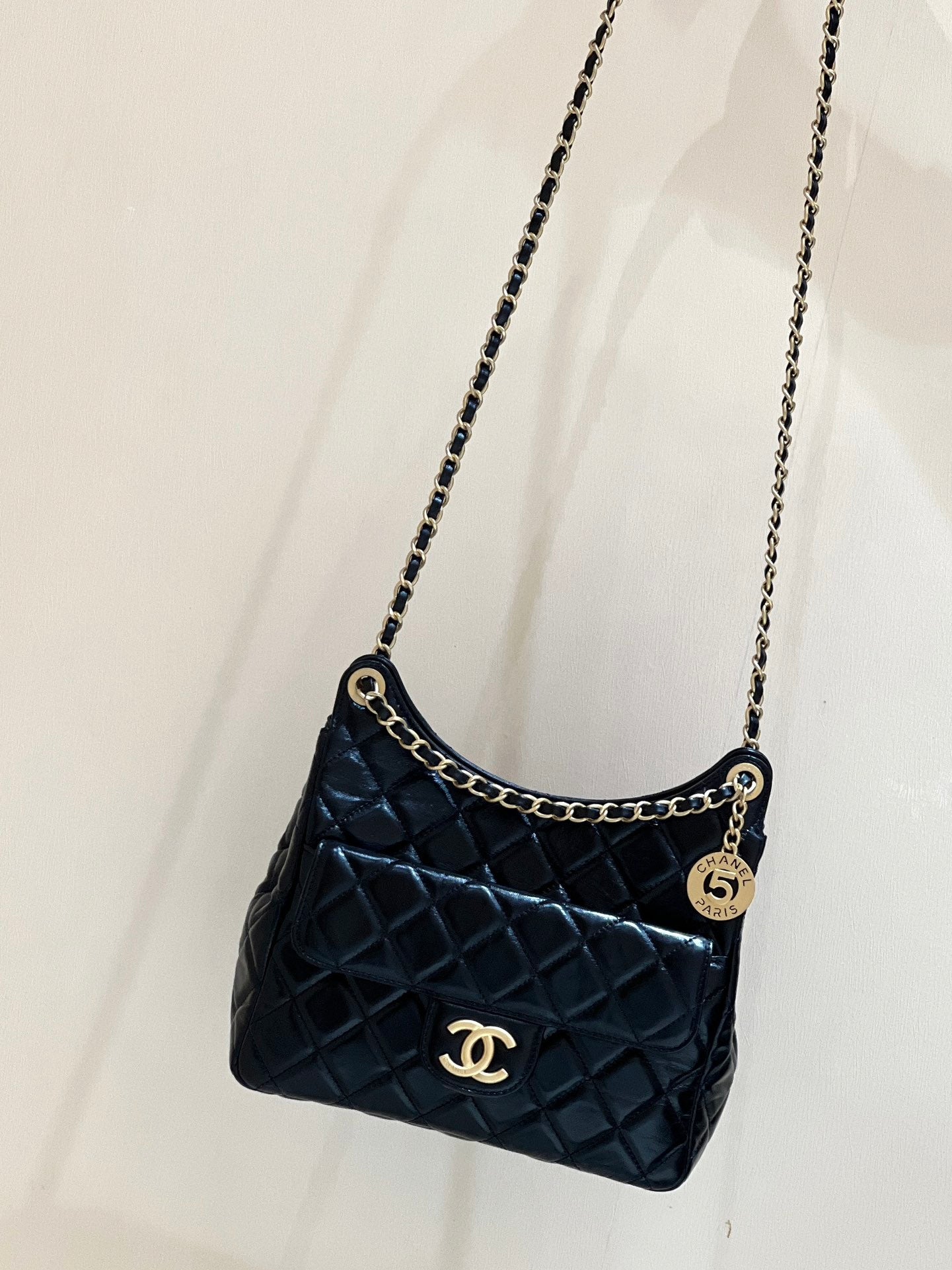 小香家-Chanel Hobo 23c早春款 油蠟皮黑色 大號