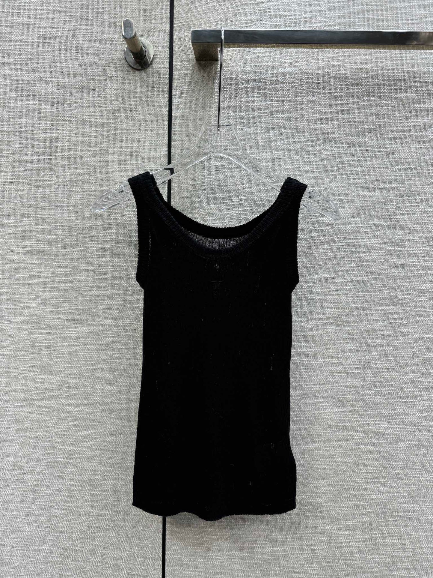 迪D家-2403 純色系修身針織背心 黑色