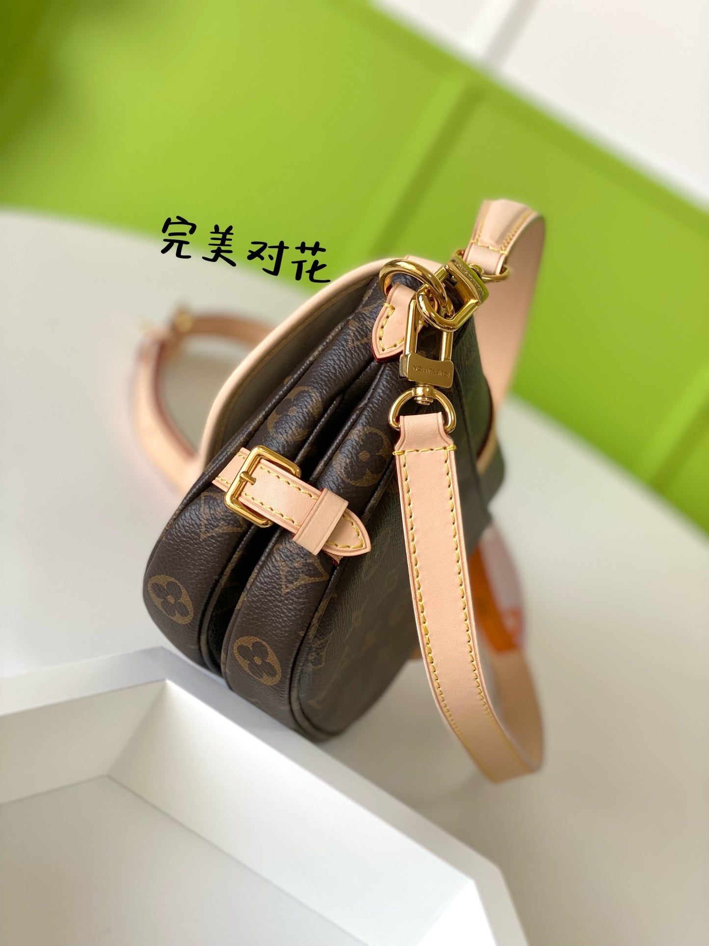 M46740 路L家-Saumur BB 手提斜肩包
