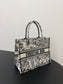 迪D家 Book Tote SUMMER 23 白色 中號36.5cm
