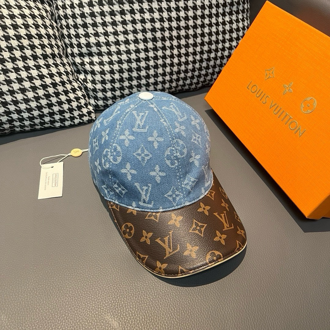 路L家-新款 老花牛仔拼皮鴨舌帽 淺藍色