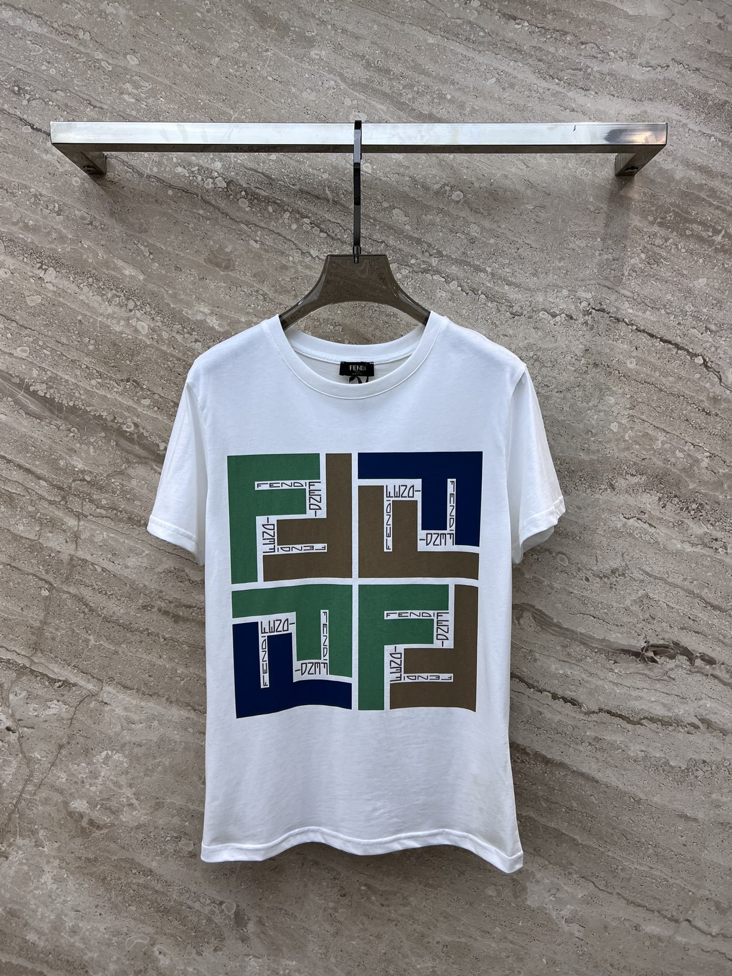 芬F家-2403 24SS春夏新款 logo字母印花短袖TEE 綠色