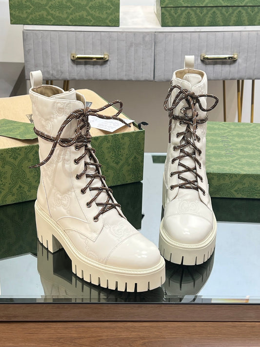 古G家-電繡Matelassé繫帶登山馬丁靴 白色