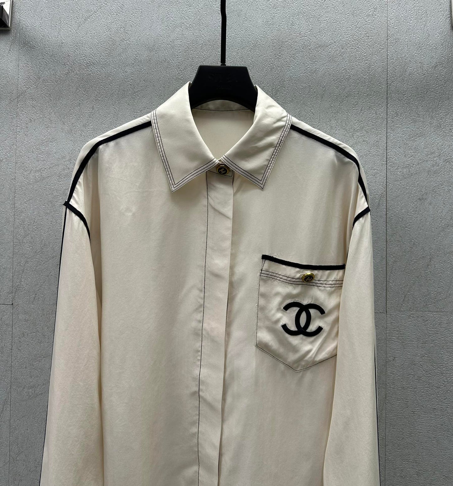 小香家-2403 中古刺繡logo絲襯衫