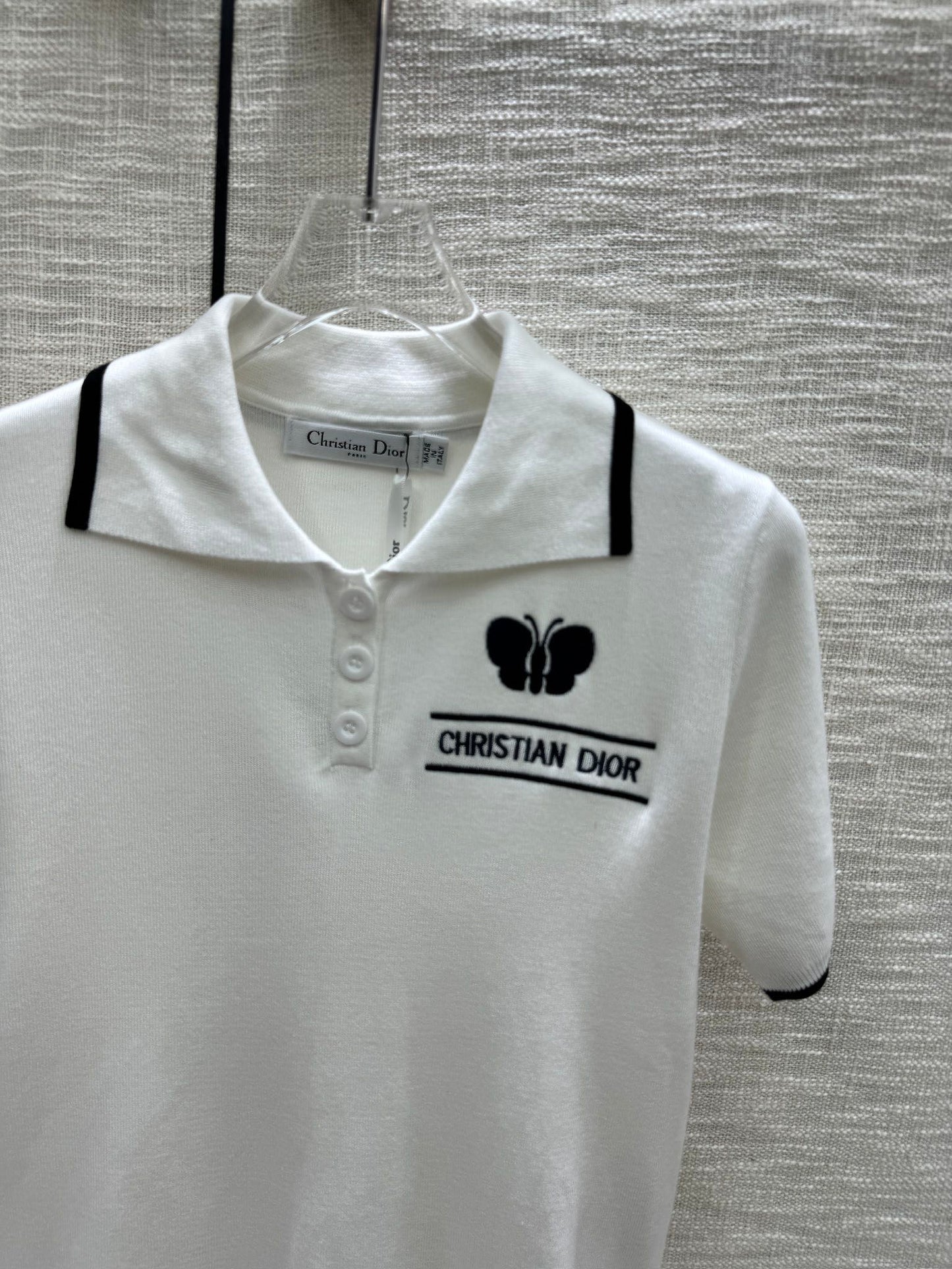迪D家-2403 24早春最新蝴蝶系列 polo領針織短袖 白色