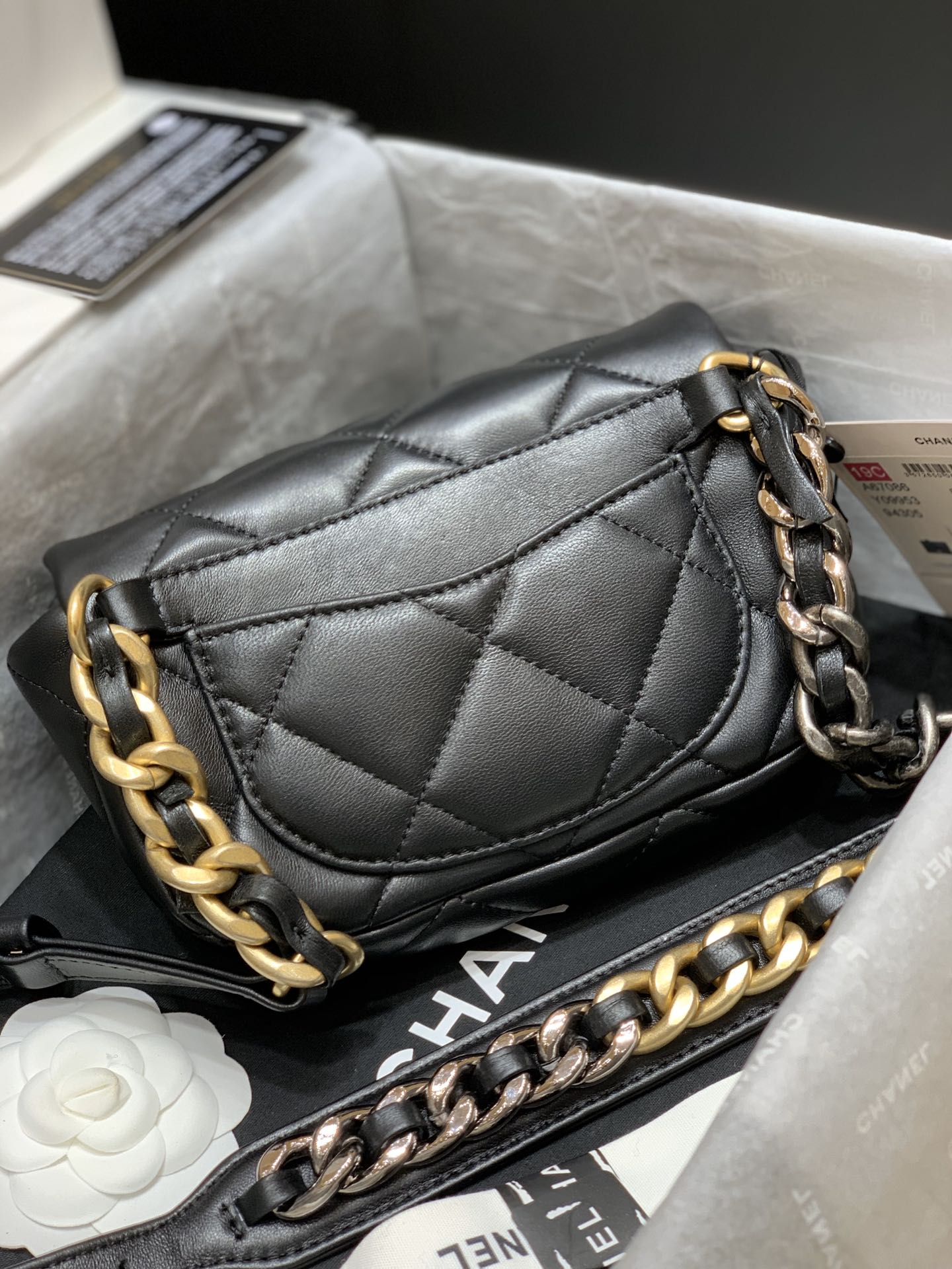 小香家-Chanel 19腰包 迷你口蓋黑色