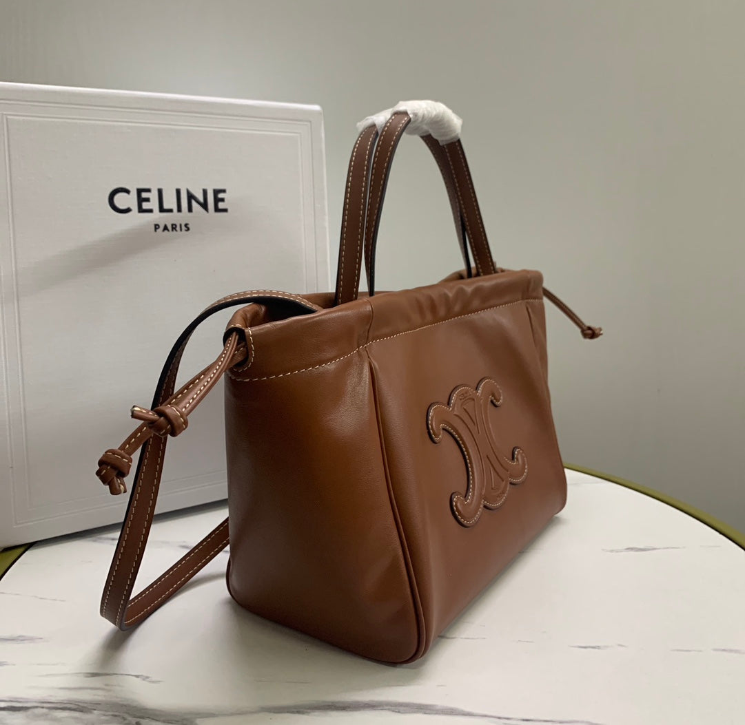賽C家-CABAS TRIOMPHE 光滑牛皮革抽繩包 棕色 小號