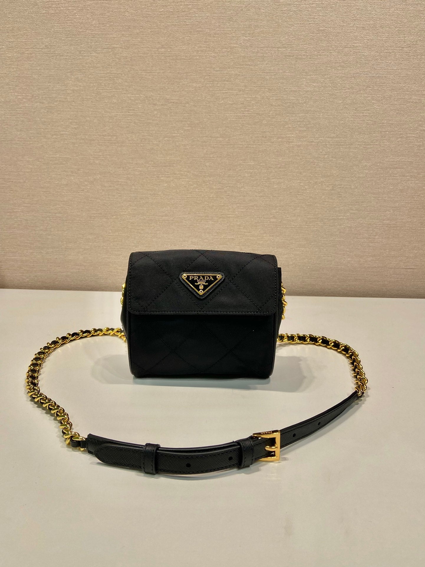 普P家-中古斜背包 黑色迷你