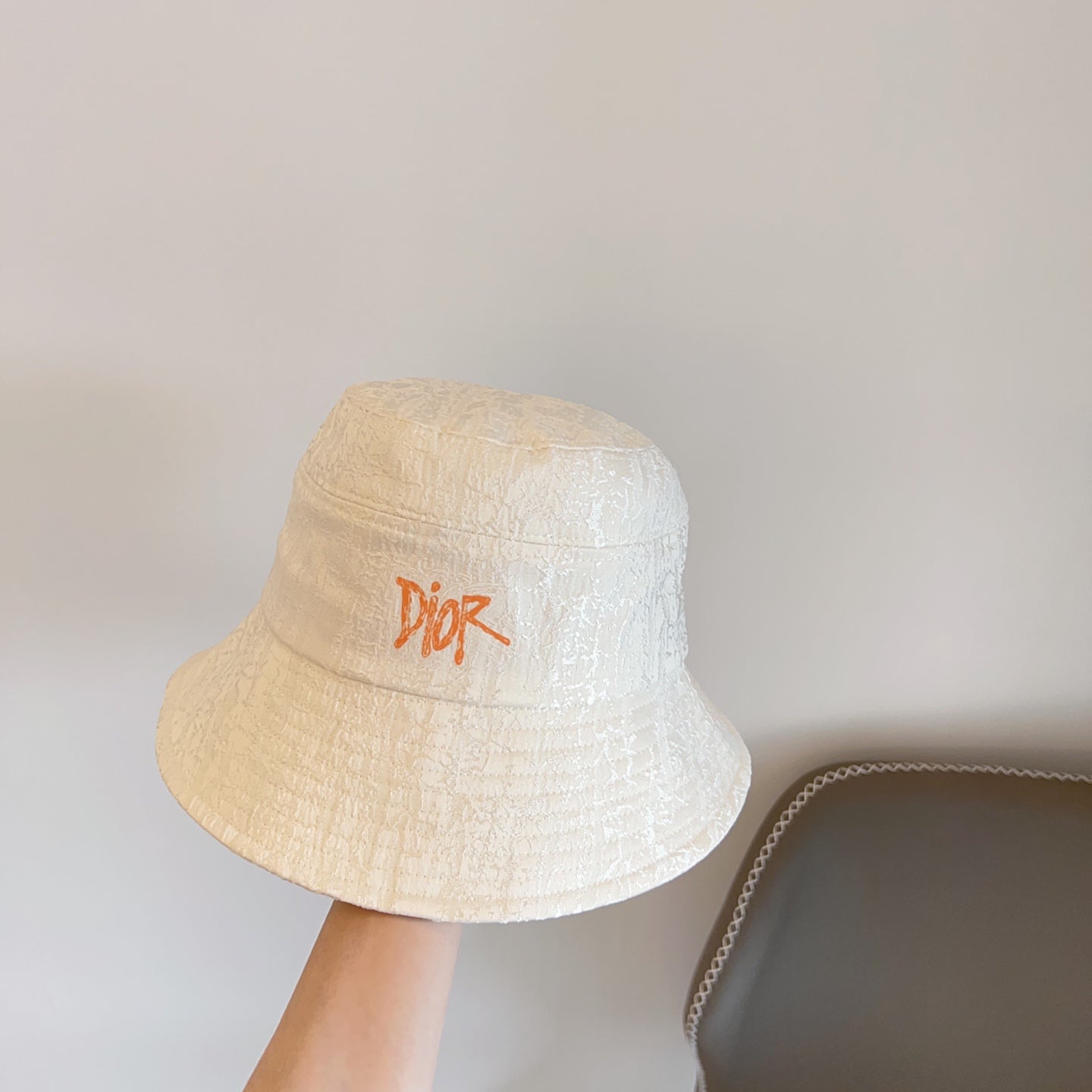 迪D家-LOGO刺繡漁夫帽 白