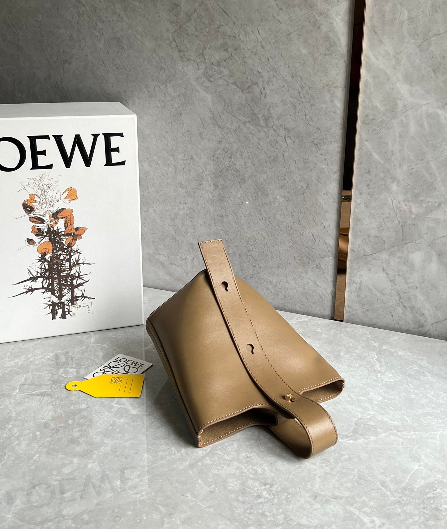 羅L威-Pebble Bucket迷你水桶包 棕色
