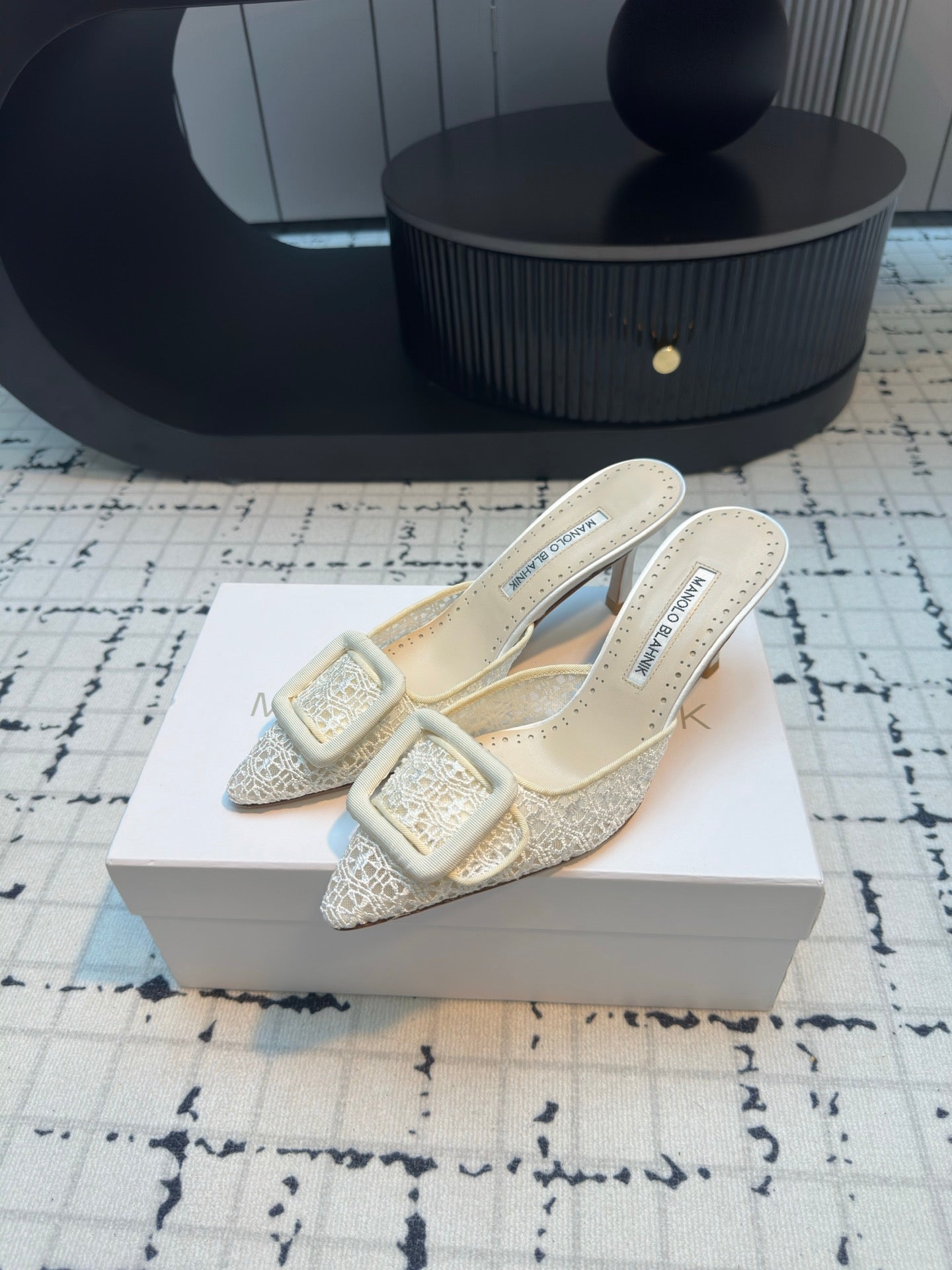 Manolo Blahnik-2024 蕾絲高跟拖鞋 白色