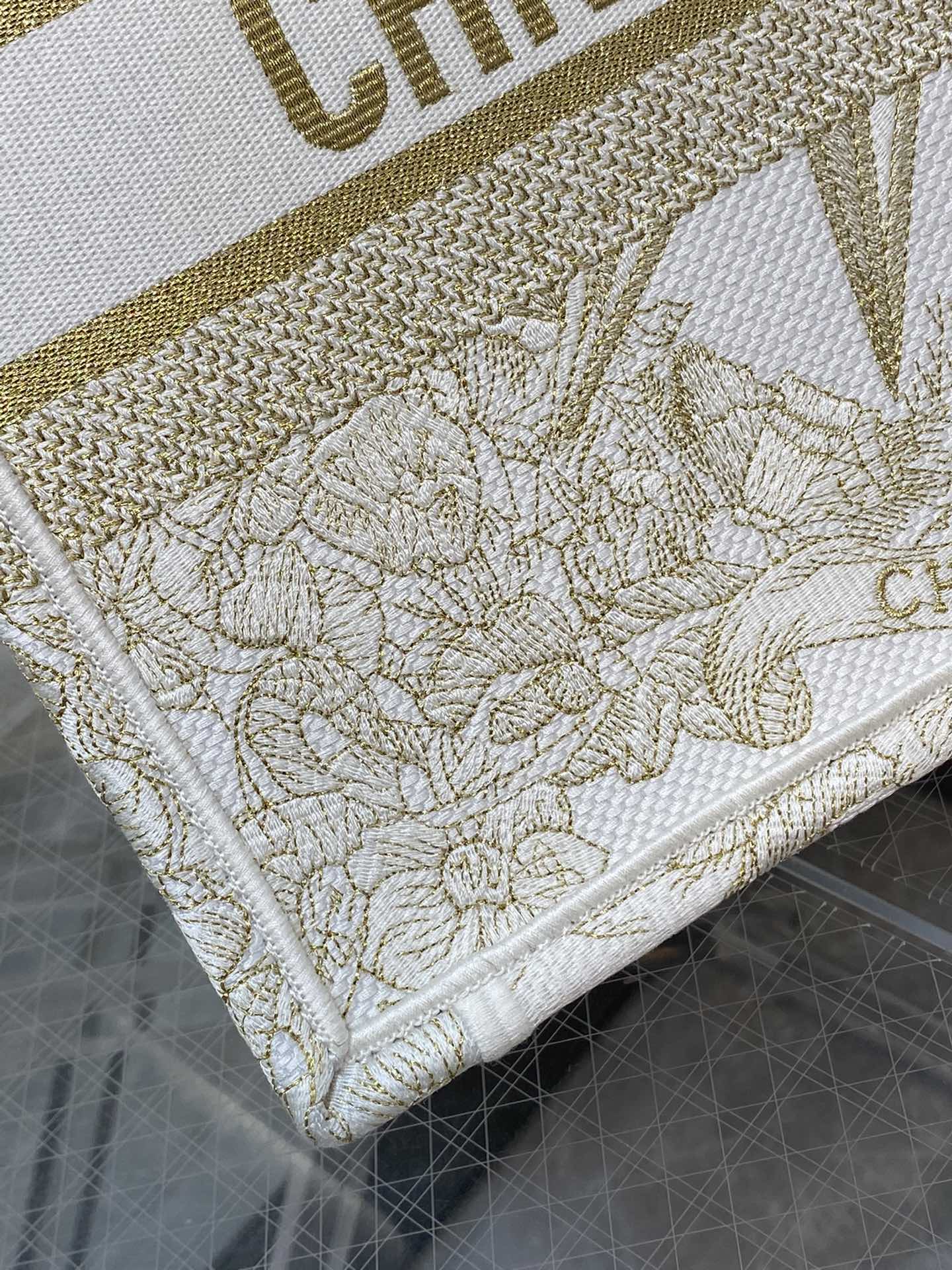 迪D家-BookTote 刺繡手袋 八芒星金絲線系列 36x18x28cm