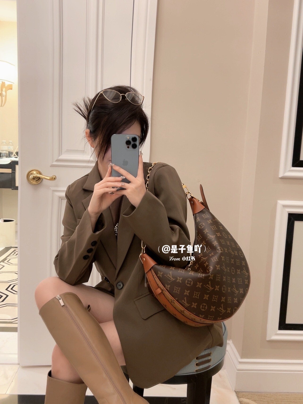 M46311 路L家-Loop Hobo Monogram大型半月包
